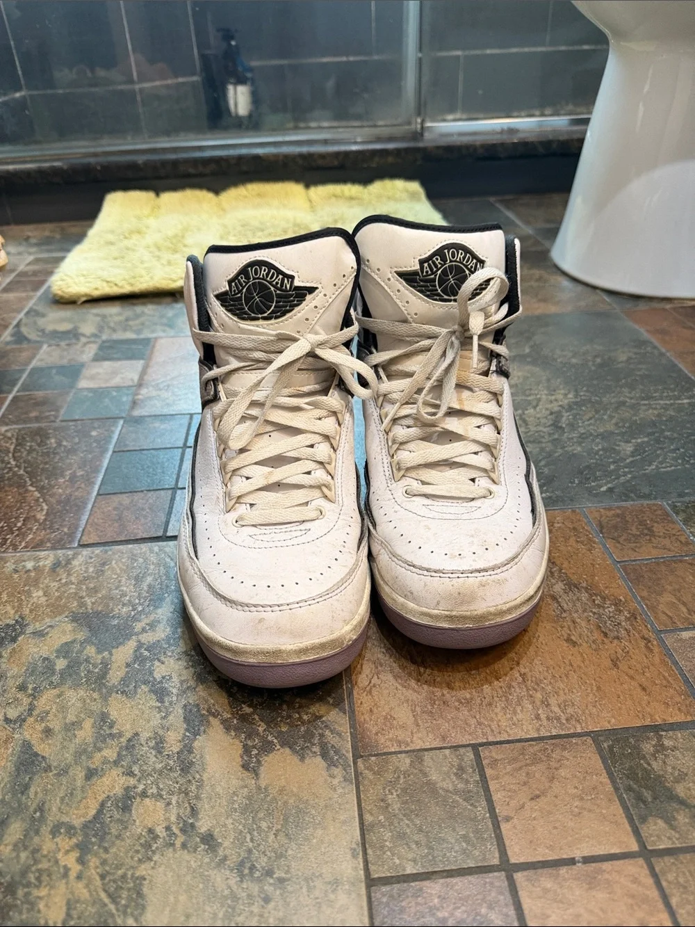 Jordan Men’s White Black Retro Basketball Shoes